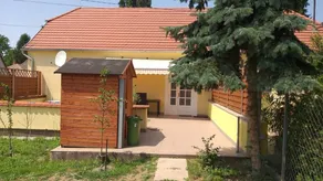Holiday home with garden - Image 2