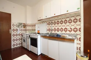 Fully equipped holiday apartment with terrace, barbecue & garden - Image 4