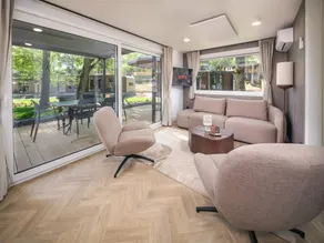 Relax together in the woods with air conditioning, spacious terrace and all comfort for six guests - Image 3