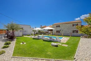 Fully equipped villa with pool, terrace & barbecue | Pets are welcome - Image 3