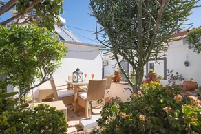 Casa con piscina, terrazza e giardino | Vista sul giardino - Image 2