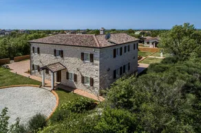 Villa with garden, private pool & BBQ - Image 4