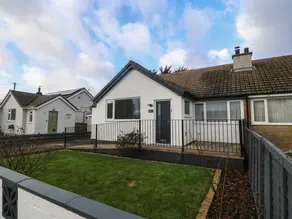 Family-friendly cottage with garden | Beach view | Pets are welcome - Image 2