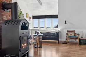 Family-friendly villa with BBQ & garden | Water view | Dogs allowed - Image 2