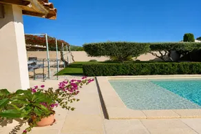 Bed and breakfast with barbeque, terrace & pool | Garden view - Image 2