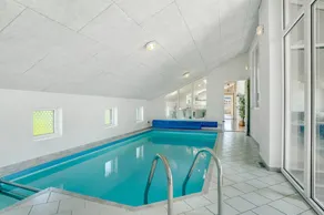 Family-oriented beautiful holiday home with terrace, private pool & jacuzzi - Image 2