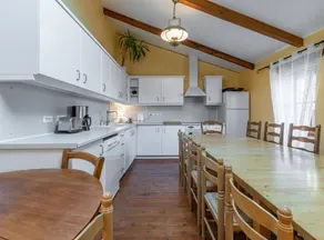 Flat with BBQ, garden & terrace | Garden view - Image 3