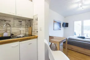 Flat with terrace - Image 2