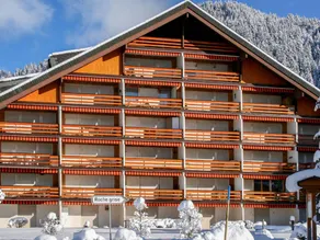 Apartamento vacacional con jardín - Image 2