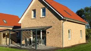 Ferienhaus mit Terrasse, Grill und Pool | Seeblick - Image 3