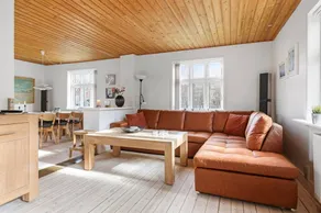 House with terrace - Image 3