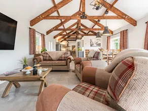 Children-friendly beautiful cottage with BBQ, hot tub & garden | River view - Image 3