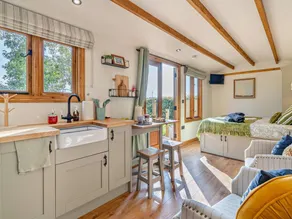 Lovely cottage with hot tub, garden & sauna | Pets are welcome - Image 5