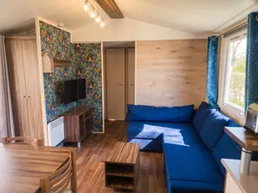 Holiday home with terrace, BBQ & pool - Image 3