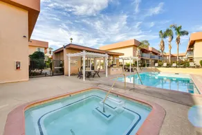 Palm Springs Sunrise Condo - Image 3
