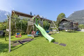 Flat with garden - Image 3