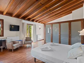 Family-oriented big finca with terrace, hot tub & barbecue | Panoramic view - Image 4