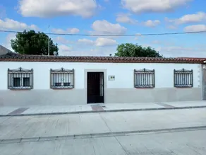 Casa con terraza, jardín y barbacoa | Adaptada para el teletrabajo - Image 2