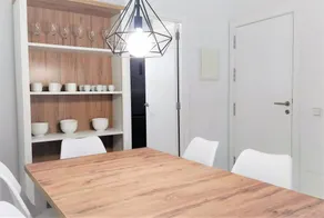 Flat with terrace, pool & garden - Image 5