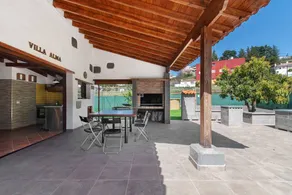 Ferienhaus mit Garten, Terrasse und privatem Pool | Bergblick - Image 3