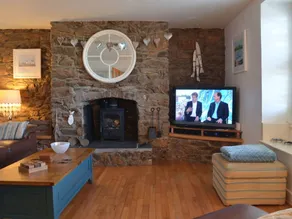 Family-oriented cottage with barbeque & garden | Beach view | Pet-friendly - Image 3