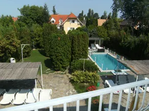 Holiday home with barbeque, pool & garden - Image 5