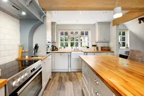 Child-friendly pleasant villa with garden, BBQ & terrace - Image 5