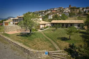 Holiday home with garden | Mountain view - Image 3