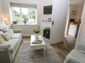Children-friendly lovely cottage with garden | Dogs allowed - Image 4
