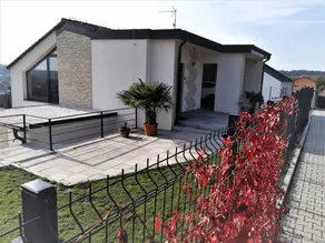 Fully equipped flat with BBQ, pool & terrace - Image 5