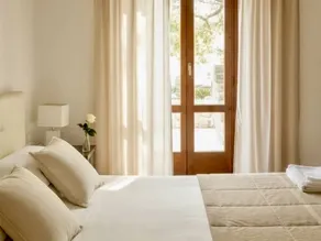 Family-friendly lovely bed & breakfast with garden & private pool - Image 5