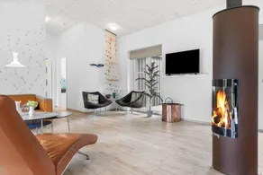 Family-oriented house with terrace, sauna & hot tub | Pet-friendly - Image 3