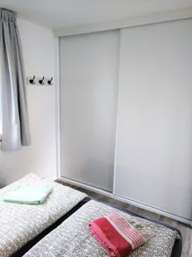 Familienorientiertes wunderschönes Ferienhaus mit Pool, Terrasse und Garten | Seeblick | Nah am Strand | Haustiere sind willkommen - Image 5