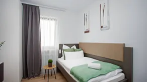 Apartment with terrace & garden - Image 4