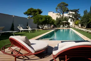 Charming flat with pool, garden & barbecue - Image 2