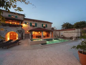 Beautiful stone villa with private pool and fenced yard - pets are welcome - Image 2