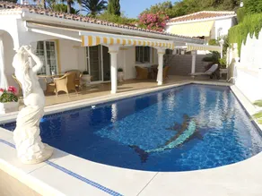 Voll ausgestattetes großzügiges Ferienhaus mit Terrasse, Garten und Pool | Meerblick | Nah am Strand - Image 2