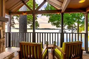 Peaceful Lakefront Tiny Cabin Nestled in the Sabine National Forest for a Romantic Escape in Hemphill, Texas - Image 3