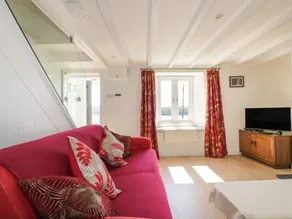 Nice cottage with terrace & garden | Beach view - Image 4