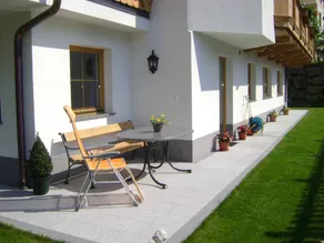 Flat with barbeque, garden & terrace - Image 4