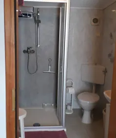 Apartamento vacacional con barbacoa y jardín - Image 5