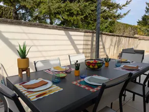 Cottage with barbeque & garden - Image 3