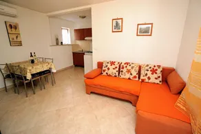 Charming flat with garden, terrace & BBQ | Garden view | Next to the beach | Pets allowed - Image 5