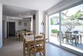 Ferienhaus mit Grill, Terrasse und Garten - Image 2