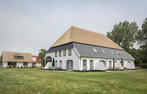 Agréable maison de vacances adaptée aux familles avec jardin - Image 2