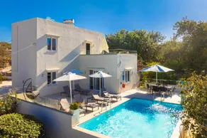 Villa avec barbecue, piscine privée et terrasse - Image 2