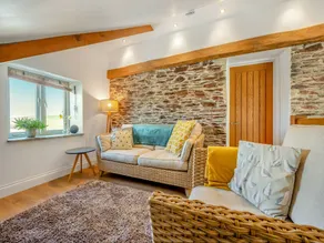 Cottage with garden | River view - Image 2