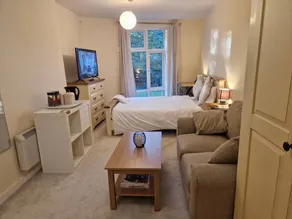 Private room with garden - Image 2