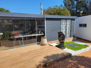 Fully equipped house with garden & private pool - Image 2