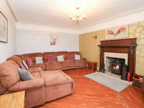 Family-friendly beautiful cottage with barbecue, garden & jacuzzi | Pet-friendly - Image 3